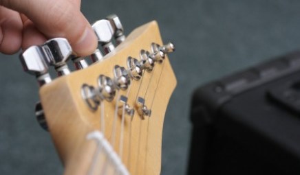 10 Guitar Tuning Tips and Secrets